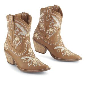 New Dingo Prime Rose Leather Boots! Size 8.5 US Women's
